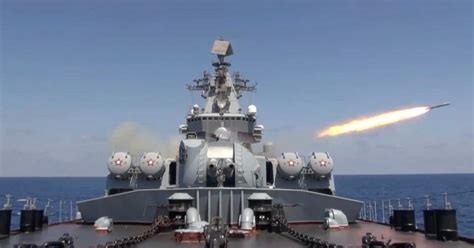 US nuclear submarine makes rare 'flex' before Putin's wargames .